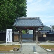 間部詮房の菩提寺