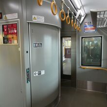 大きなトイレは綺麗です