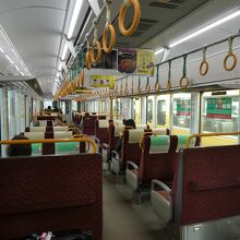 レッドウイングの車内はこんな感じ