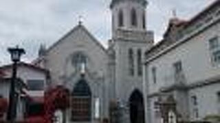 大三坂沿いにあります。