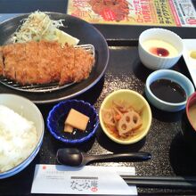 ロースカツ定食