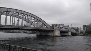 建設当時の最先端技術を駆使して１９４０年（昭和１５年）に完成した双葉跳開橋です！