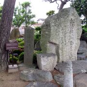 神社入口の前が、松陰の肖像画でも有名な松浦松洞誕生地です。