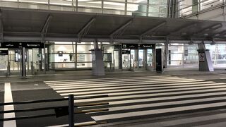 国際空港ですが。