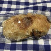 栗のパンを買いました。