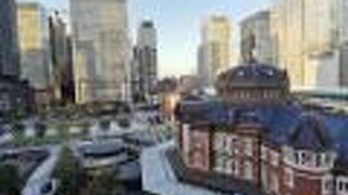 KITTEの屋上庭園から拝見