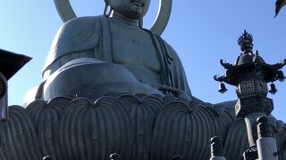 イケメン大仏は街の中にあり