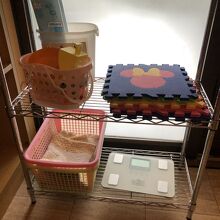 お風呂には子供用グッズがあります。