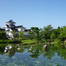 日本庭園から見た天守閣