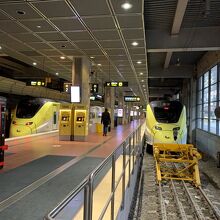 ストックホルム中央駅の乗り場。ホームは２つあります。