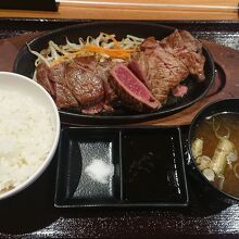 鉄板ステーキダブル定食