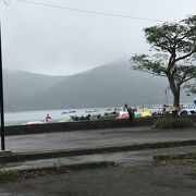 箱根に行く時に見る湖