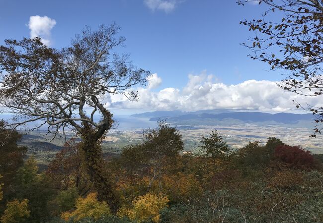 日本海まで見渡せる眺めの良いスポット