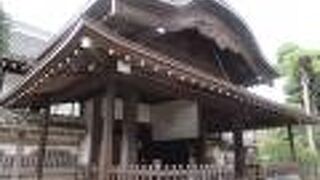 唐破風の堂々とした玄関が印象的でした