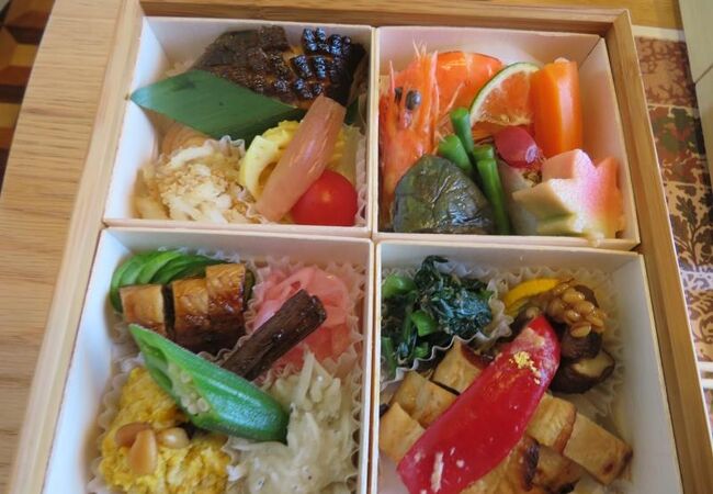 特急３６ぷらす３の車内で「特別懐石弁当　～宮崎・季節の彩り～」