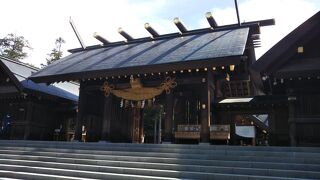 円山公園に隣接