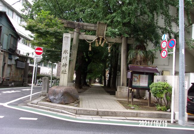 中山道板橋宿沿いにある神社です。