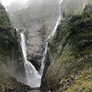 さすがに落差日本一の滝です。