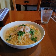 エビのクリームパスタ。