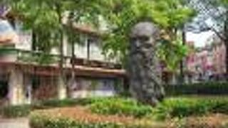 宣教師像・・・