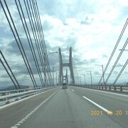 瀬戸大橋 　を、渡るときの眺望は「ゆっくり、静かな海」ですね。