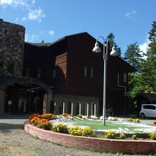 湖畔の高級ホテル「チミケップホテル」