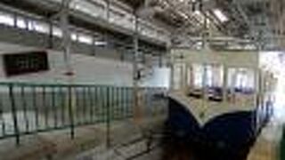 生駒山頂遊園地が休園日は 『ブル』と『ミケ』号もお休み。オーソドックスな車体が運行です