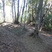 腰越城二重堀切