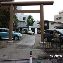 入り口の鳥居です。