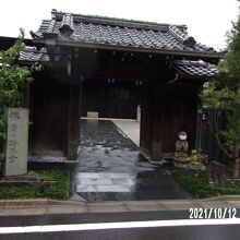 山門の様子です。