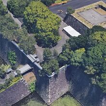 北桔橋門と天守台、北桔橋です。北桔橋は、跳ね上げられます