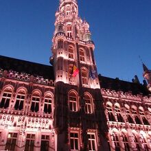 クリスマス時期には音と光のショーが17時より始まります。