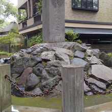 背後にマンション