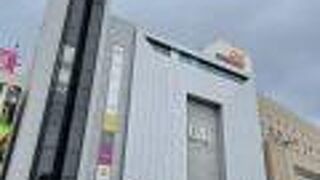 スーパーは入ってません