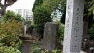 西巣鴨の善養寺の墓所にあります。