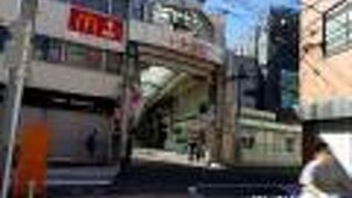今も東京で安い買い物ができる商店街の一つです。