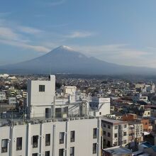 10Fから外に出ると富士山がキレイに見えます。