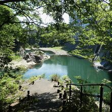 終点からの景色。目の前の展望広場へは通行止め。