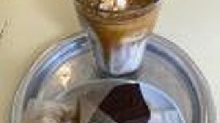 美味しいアイスが食べられるカフェ