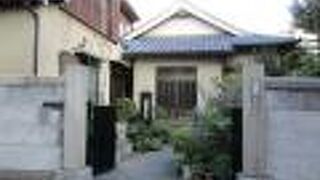 平屋造りの寺院でした