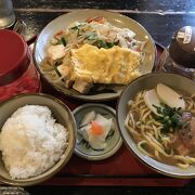 街中の食堂よりも入りやすく、味も良い