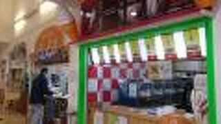 道の駅メルヘンの丘めまんべつ内にあるフードコートの１コーナー