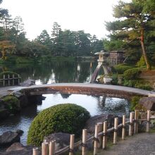 日の出後の虹橋