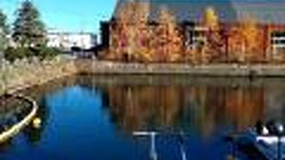 運河公園の近くにある運河です。