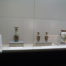 三の丸尚蔵館に収蔵されている美術品です。豊富な展示内容です。