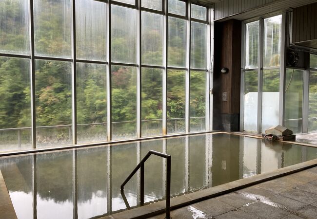 ぬる湯に浸り１日ゆったり過ごせる温泉