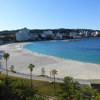 部屋からの白良浜。この眺望の素晴らしさは比類ないと思いました