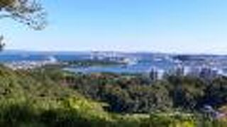 六角堂展望広場からの金沢湾や海の公園方向の遠望はぜひともは