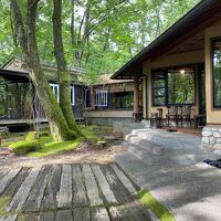 テラスのある中庭