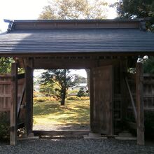 文久年間築の門